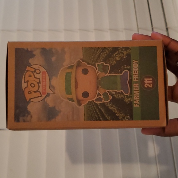 Earth Day 🌎 Farmer Freddy Funko Pop 211 Exclusive  Collectible 🔥 - Picture 7 of 9